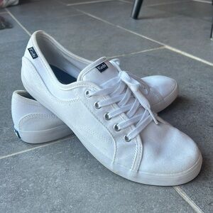 **New to You*** never worn as far as I can tell VINTAGE, white, genuine KEDS